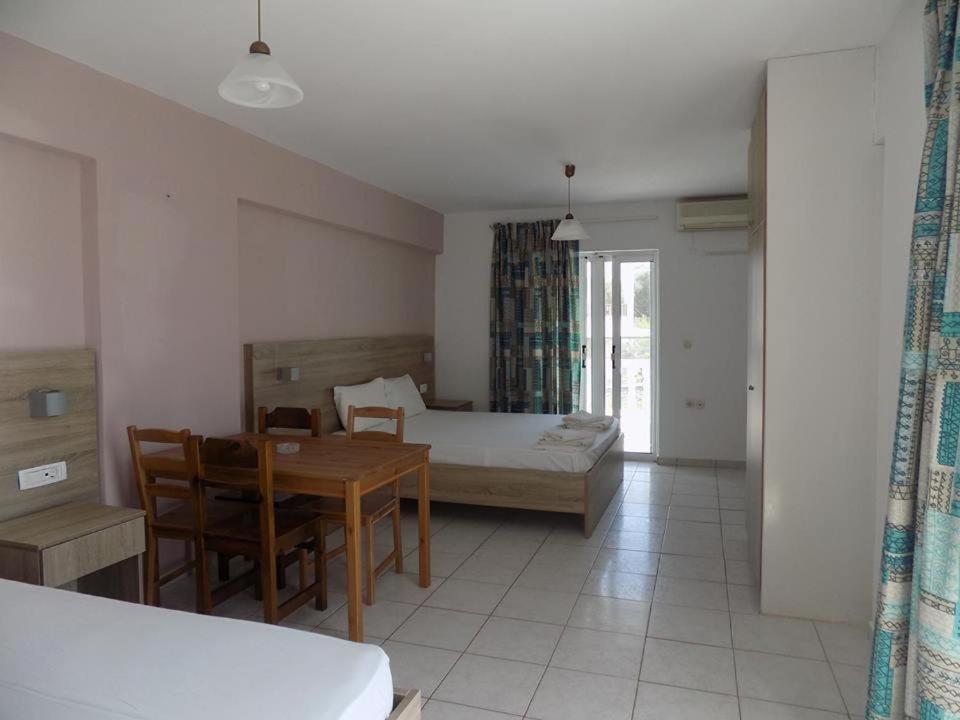Clear Horizon Aparthotel Amoudi Luaran gambar