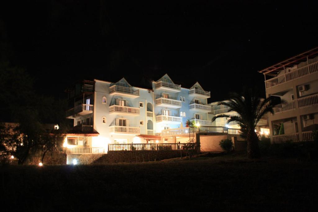 Clear Horizon Aparthotel Amoudi Luaran gambar
