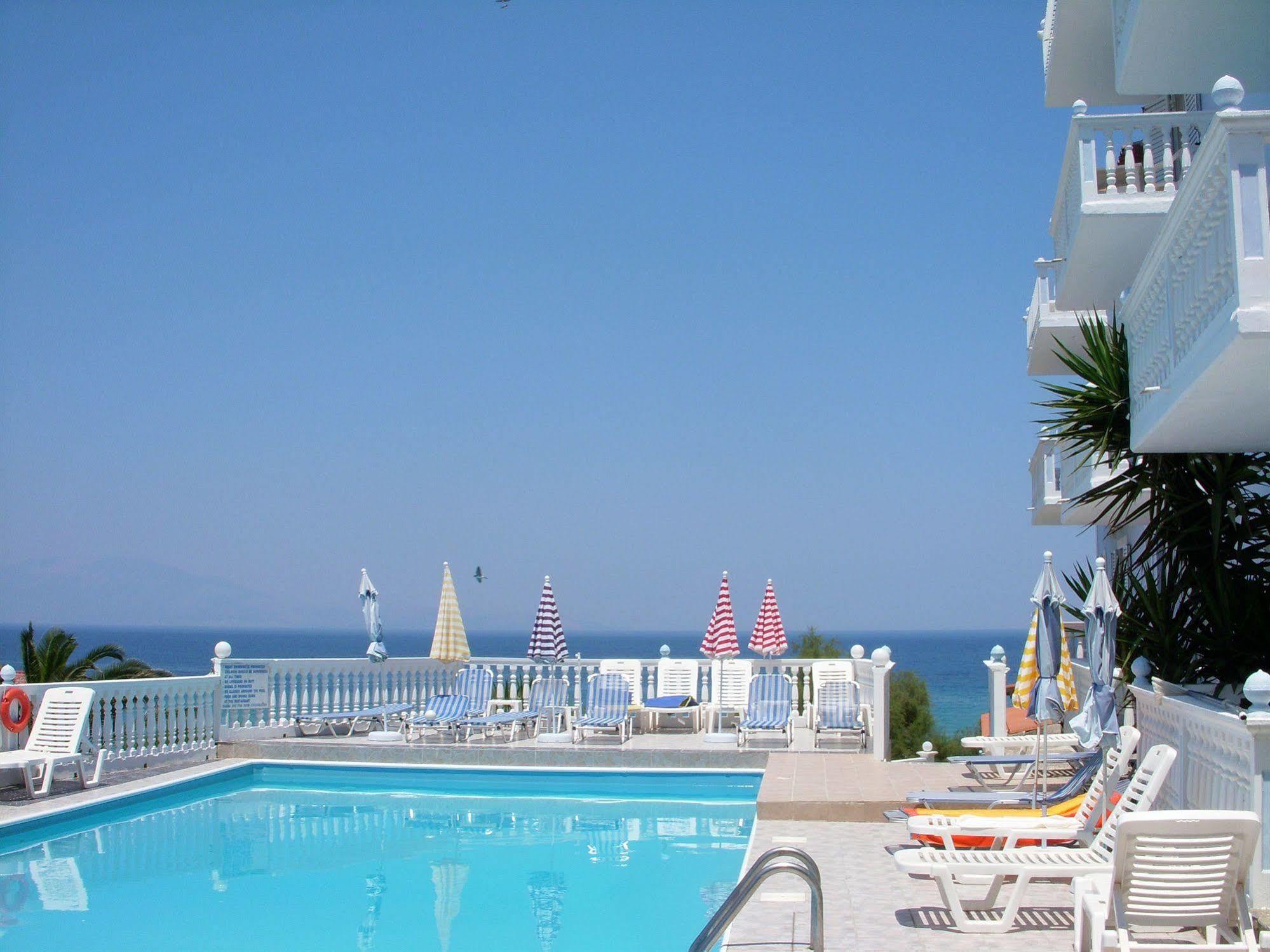 Clear Horizon Aparthotel Amoudi Luaran gambar